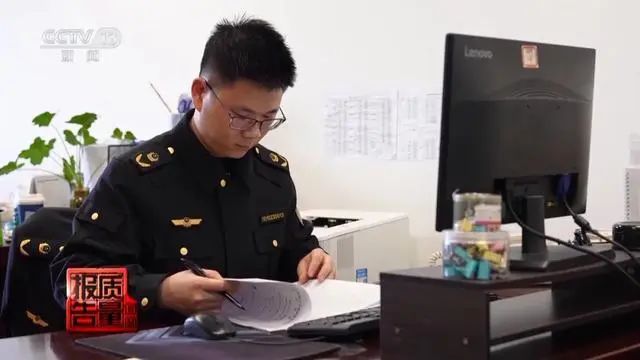 上海“4·4”自动人行道事故原因披露，央视专题报道：“电梯维保”如何保平安?